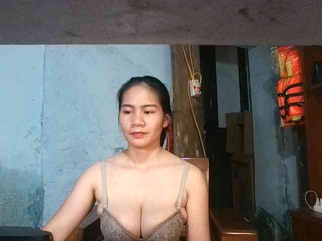 EllaShow93 webcam