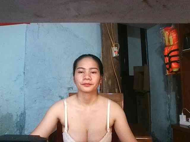 EllaShow93 webcam