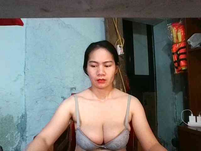 Model: EllaShow93