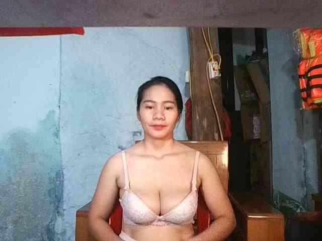 EllaShow93 webcam