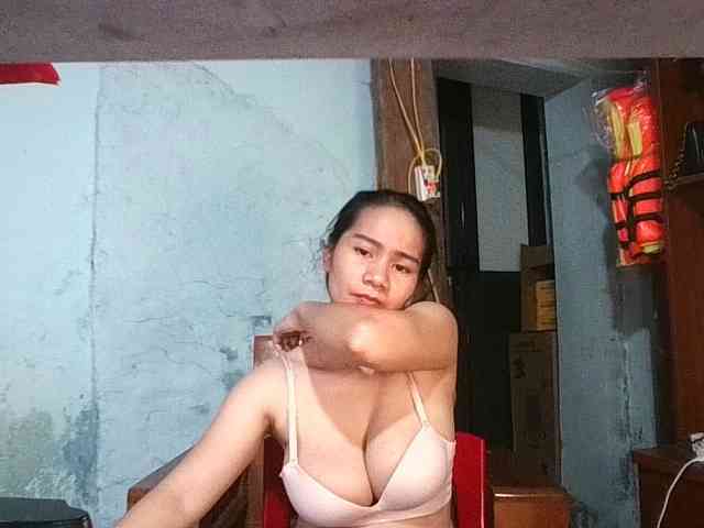 EllaShow93 webcam