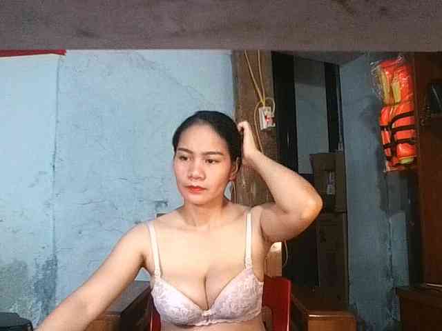 EllaShow93 webcam