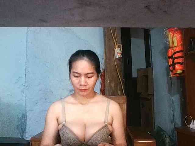 EllaShow93 webcam
