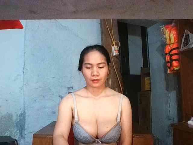 EllaShow93 webcam
