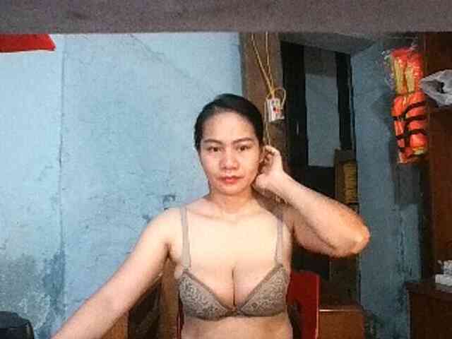 EllaShow93 webcam