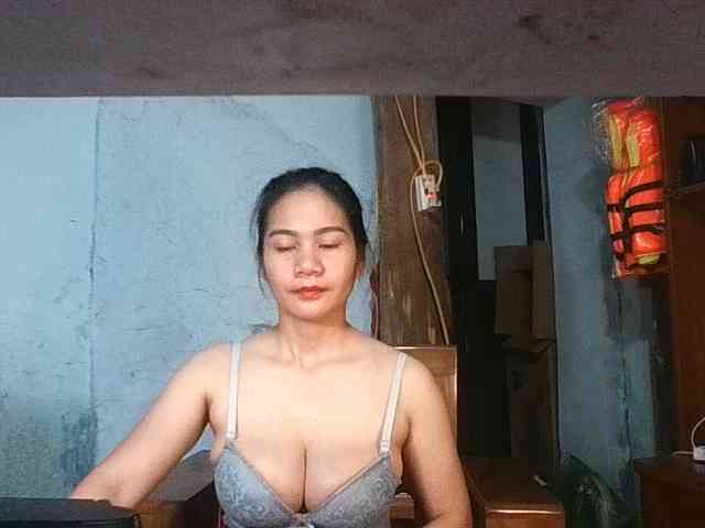 EllaShow93 webcam