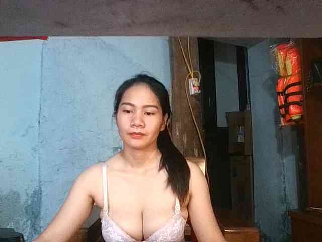 EllaShow93 webcam