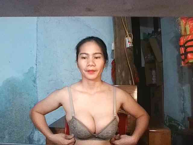 EllaShow93 webcam