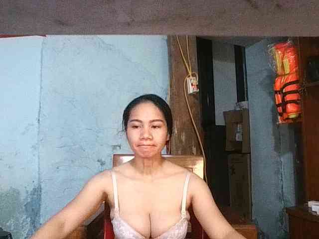 EllaShow93 webcam