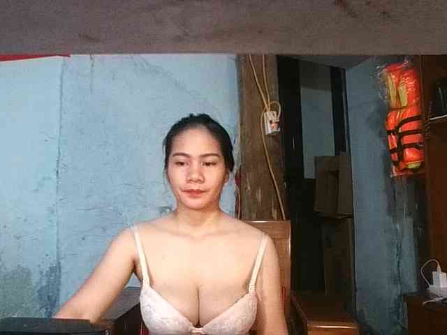 EllaShow93 webcam