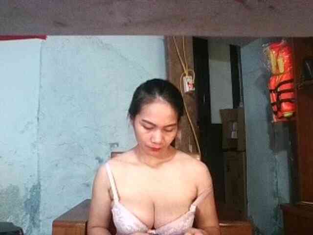 EllaShow93 webcam