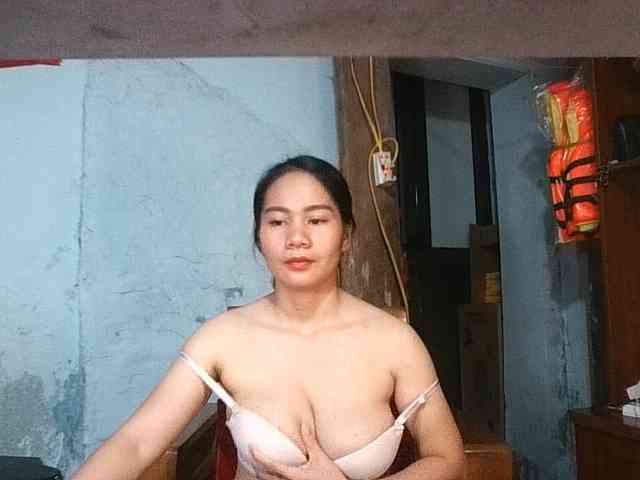 EllaShow93 webcam
