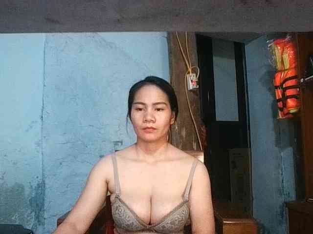 EllaShow93 webcam