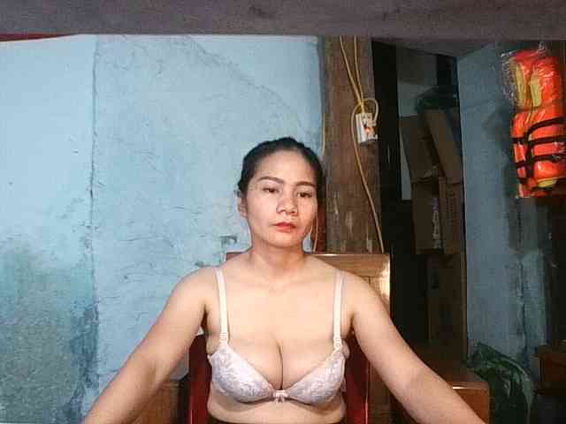 Model: EllaShow93