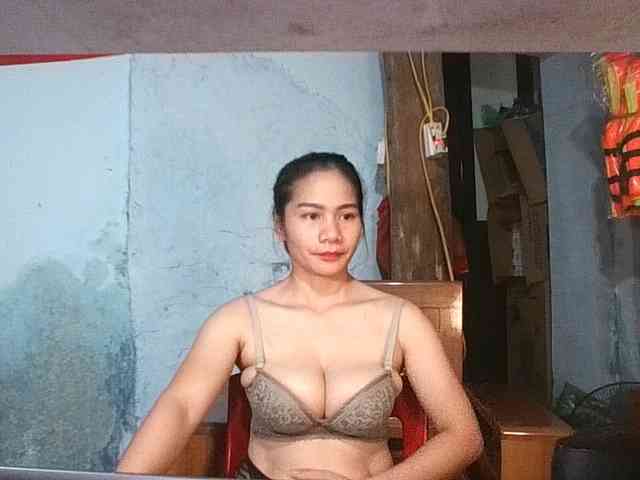 EllaShow93 webcam