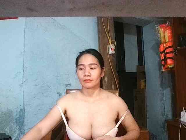 EllaShow93 webcam
