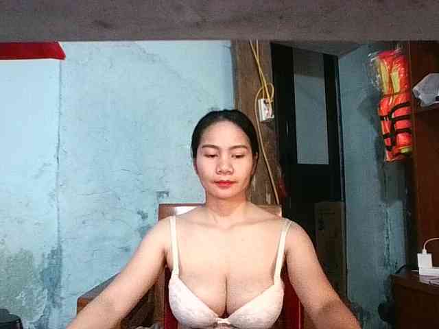 EllaShow93 webcam