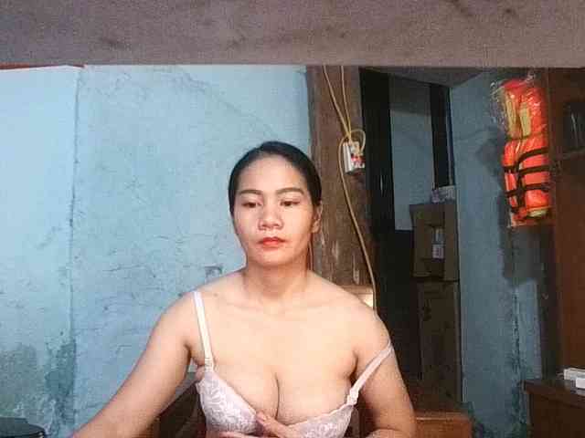 EllaShow93 webcam