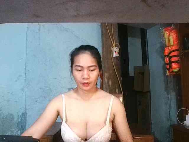 EllaShow93 webcam