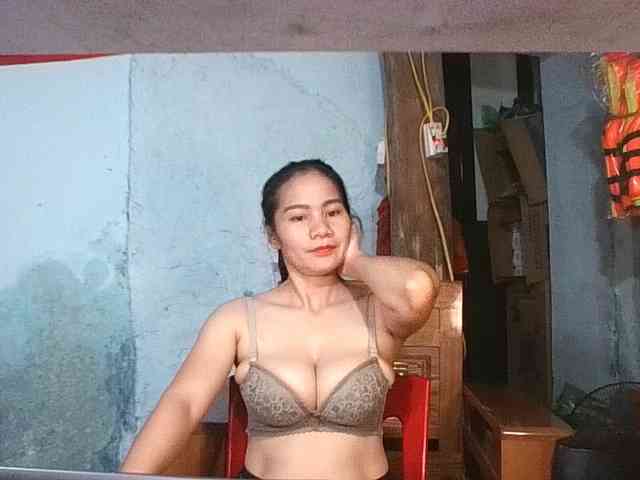 EllaShow93 webcam