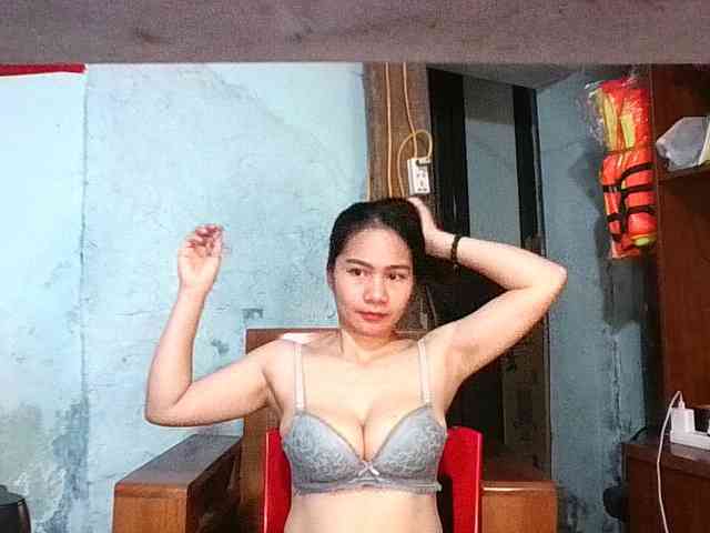 EllaShow93 webcam