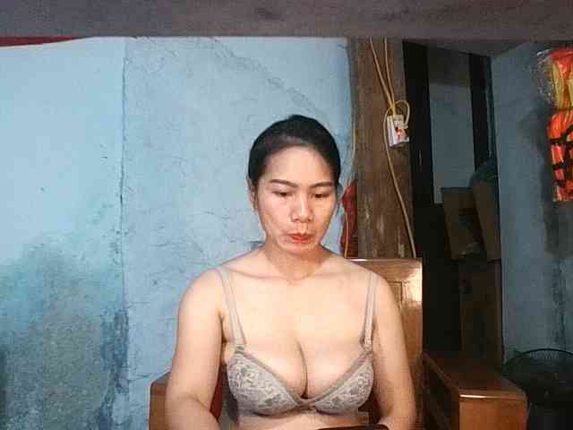 EllaShow93 webcam