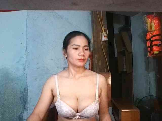 EllaShow93 webcam