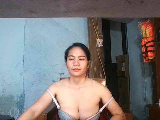 EllaShow93 webcam