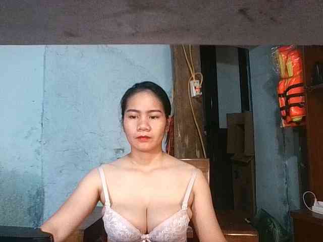 EllaShow93 webcam