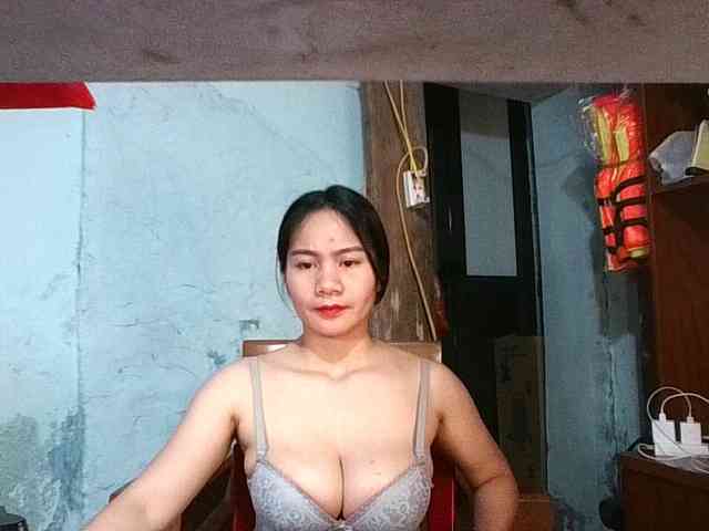 EllaShow93 webcam