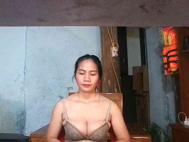 EllaShow93 webcam
