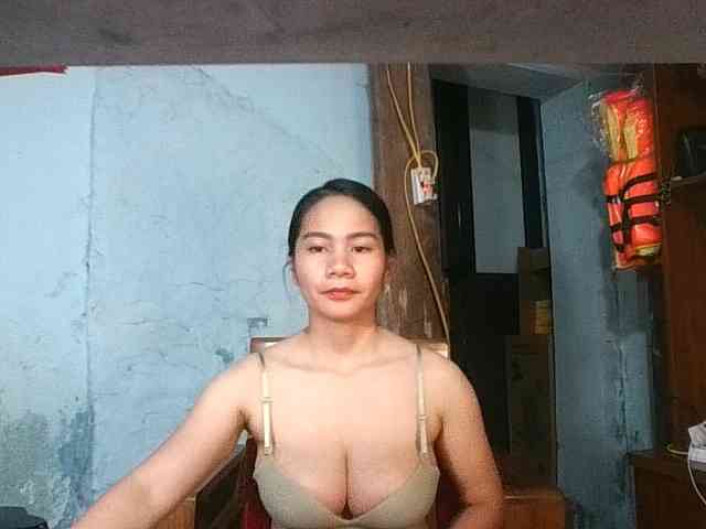EllaShow93 webcam