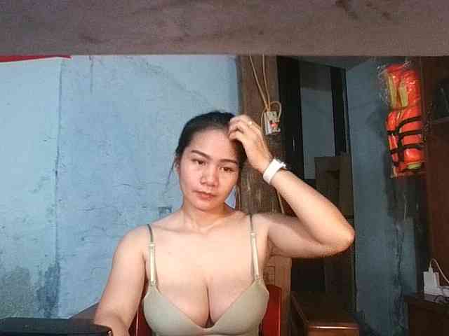 EllaShow93 webcam