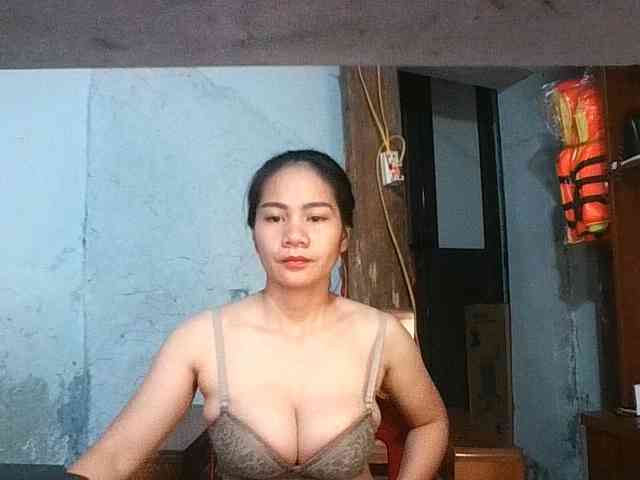 EllaShow93 webcam