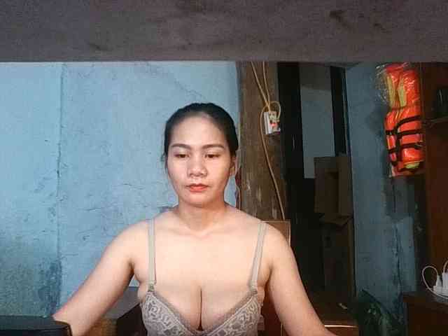 EllaShow93 webcam