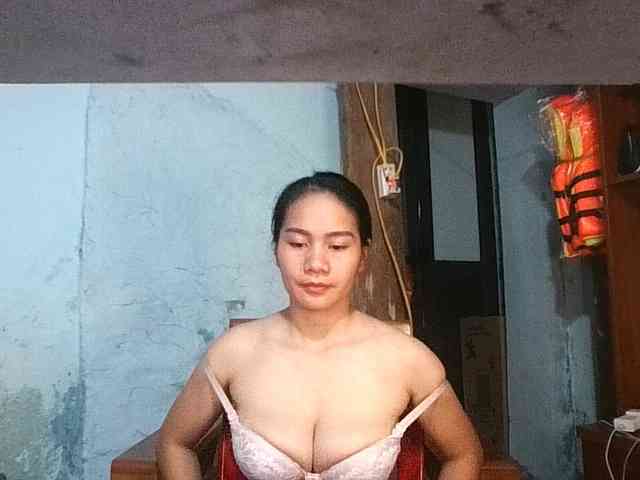 EllaShow93 webcam