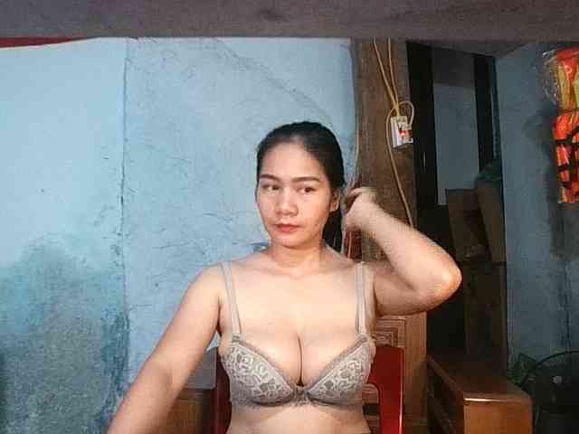 EllaShow93 webcam