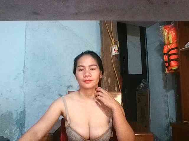 EllaShow93 webcam