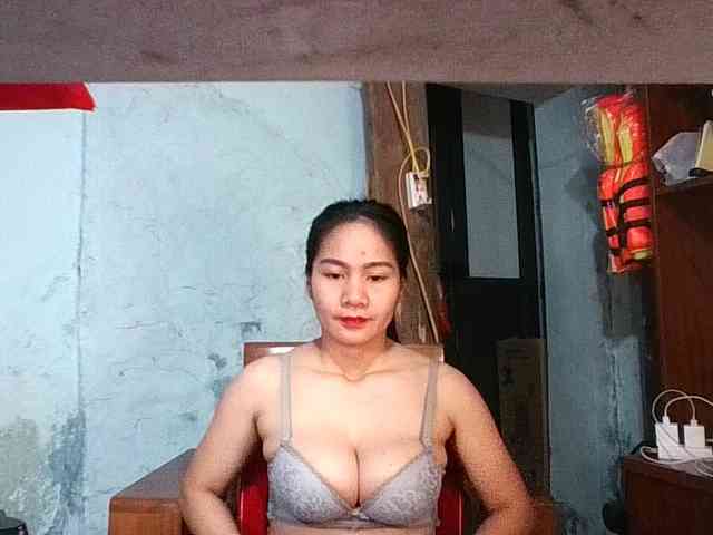 EllaShow93 webcam