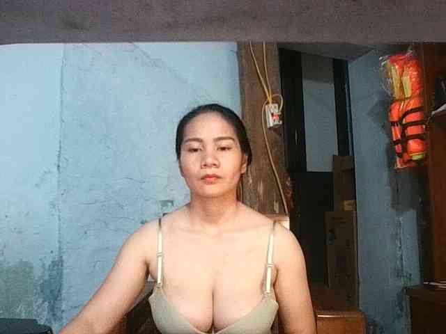 EllaShow93 webcam