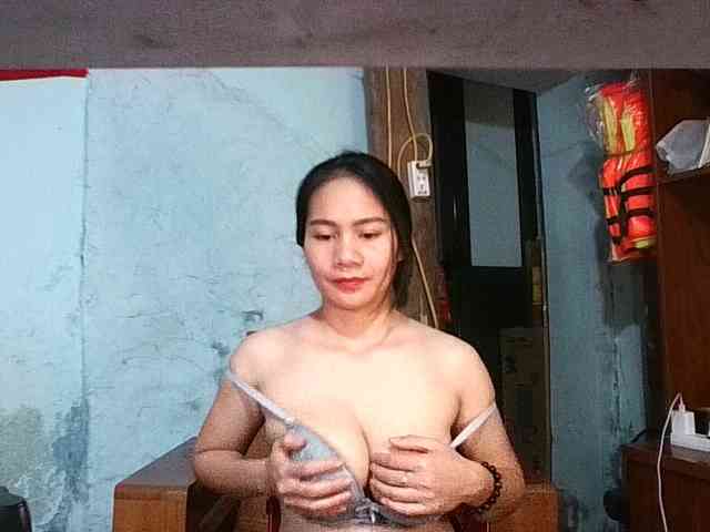 EllaShow93 webcam