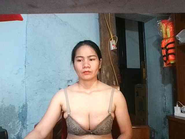 EllaShow93 webcam