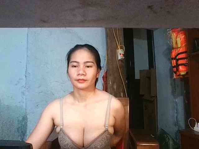 EllaShow93 webcam