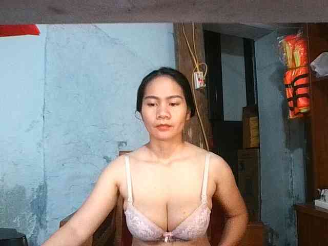 EllaShow93 webcam