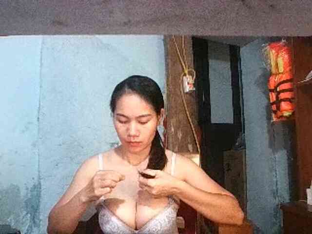 EllaShow93 webcam