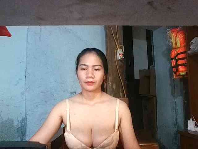 EllaShow93 webcam
