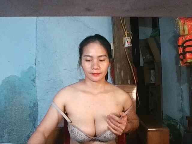 EllaShow93 webcam