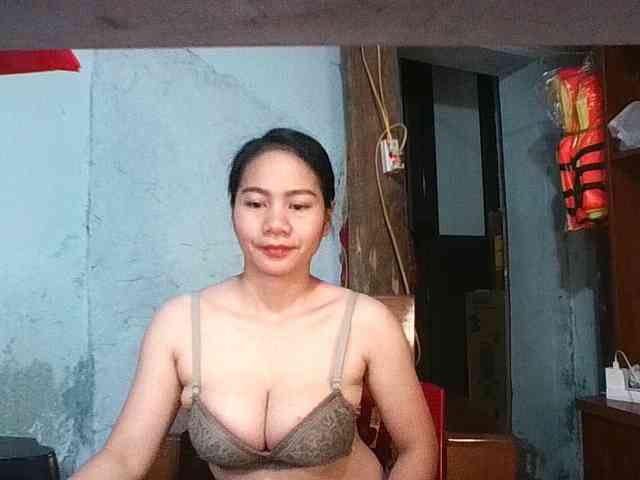 EllaShow93 webcam