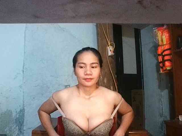 EllaShow93 webcam
