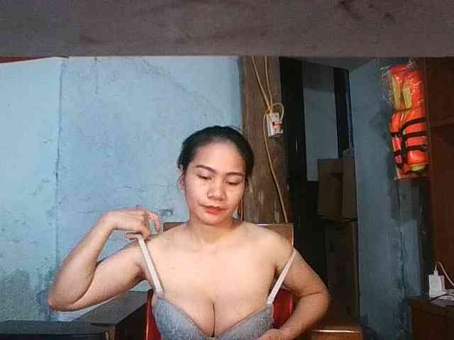 EllaShow93 webcam